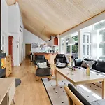 Dafne - 600m From The Sea By Interhome